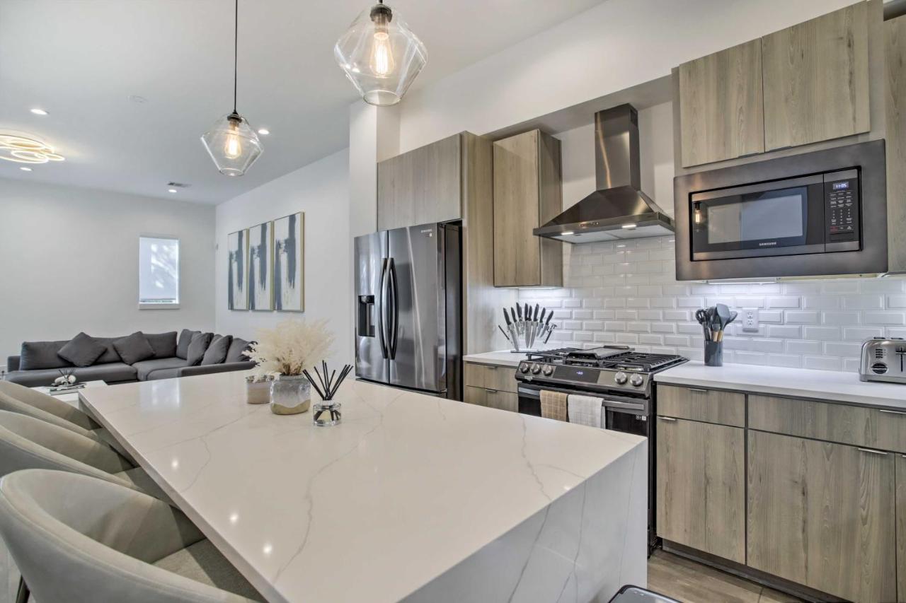 Newly-Built Luxury Galleria Area Townhome! Houston Exteriör bild