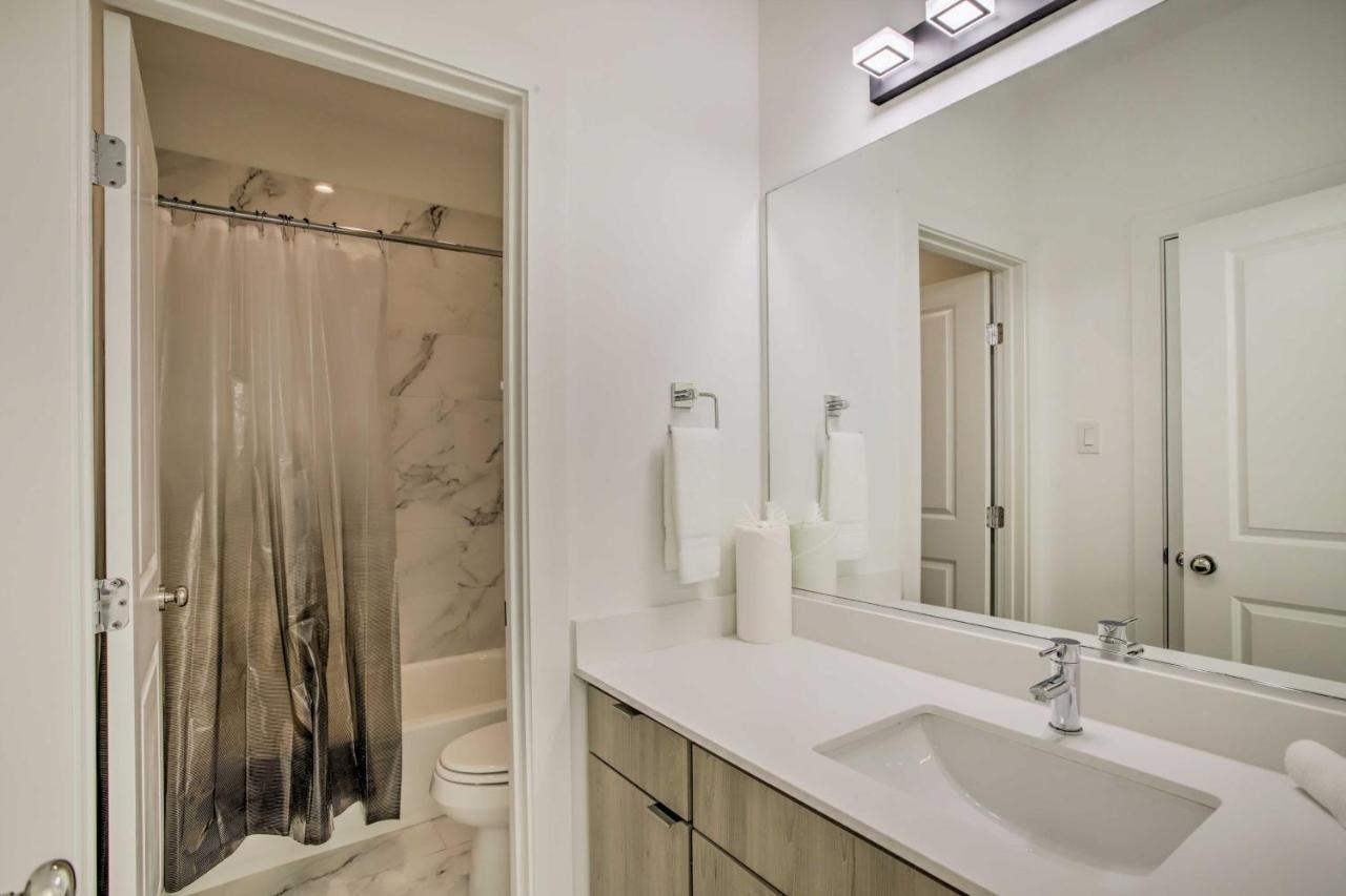 Newly-Built Luxury Galleria Area Townhome! Houston Exteriör bild